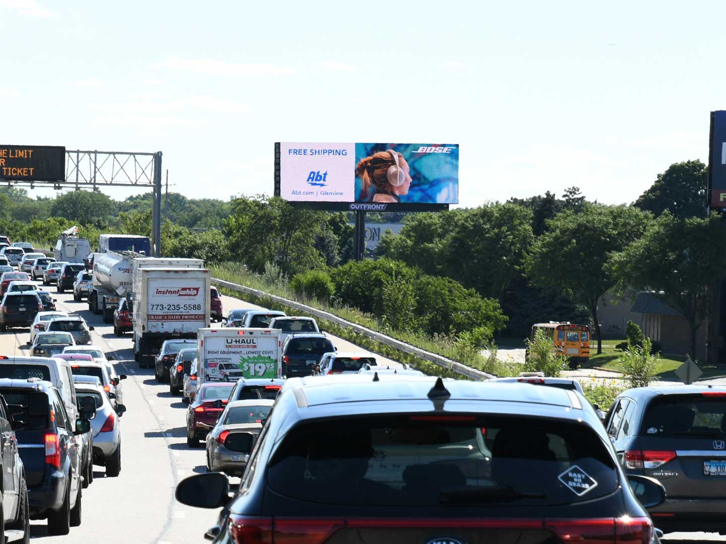out of home digital billboard advertising